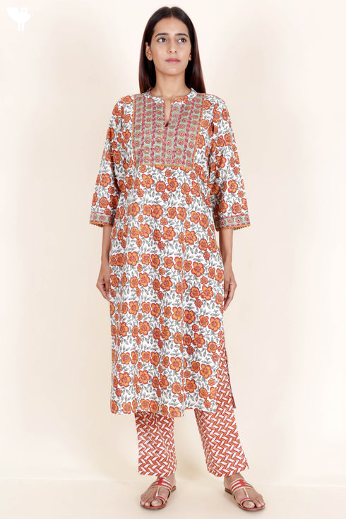 Bizzy Lizzy Kurta And Pant Set With Chiffon Dupatta In Block Print